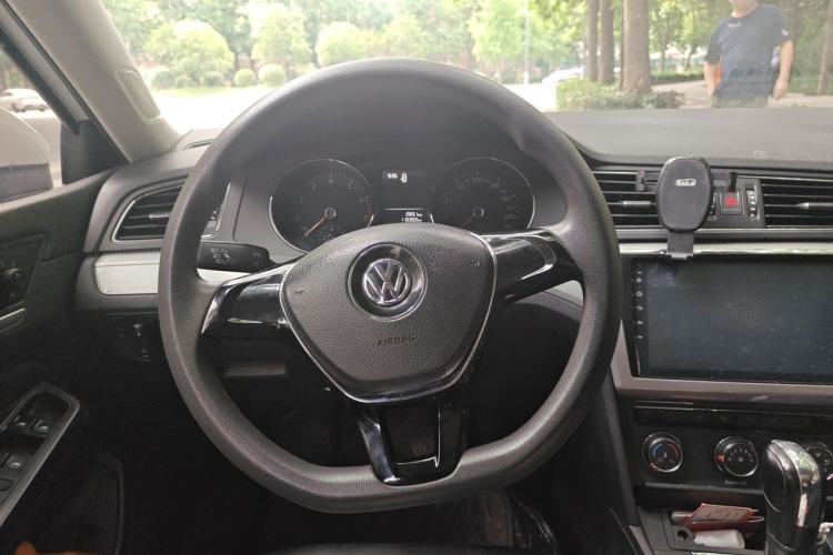 Used Volkswagen Lamando 2018 230TSI DSG Fashion Edition Steering Wheel