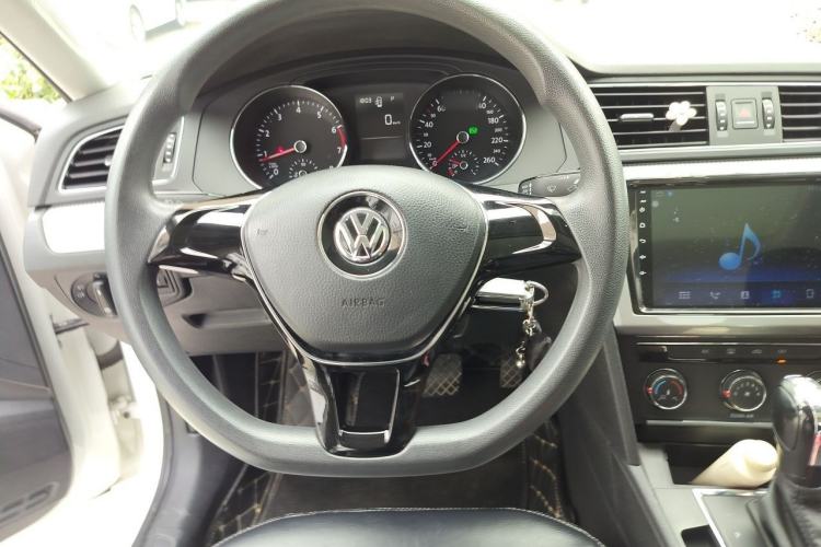 Used Volkswagen Lamando 2018 230TSI DSG Fashion Edition Steering Wheel