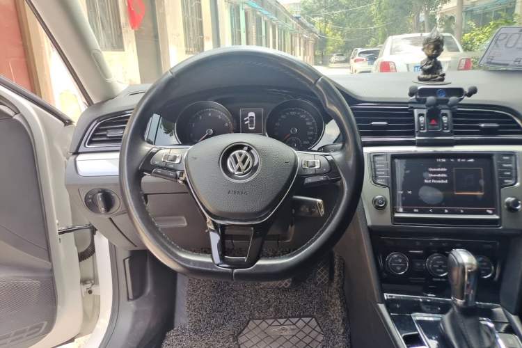 Used Volkswagen Lamando 2018 280TSI DSG Comfort Edition Steering Wheel