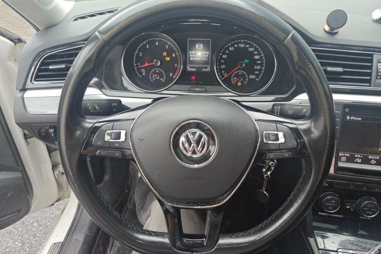 Used Volkswagen Lamando 2018 280TSI DSG Comfort Edition Steering Wheel
