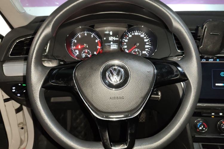 Used Volkswagen Lamando 2018 230TSI Manual Trend Edition Steering Wheel