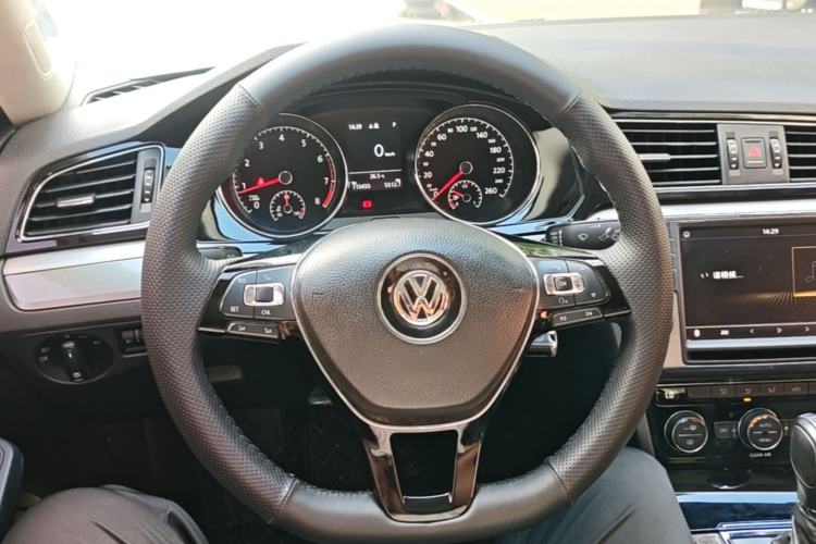 Used Volkswagen Lamando 2018 280TSI DSG Comfort Edition Steering Wheel