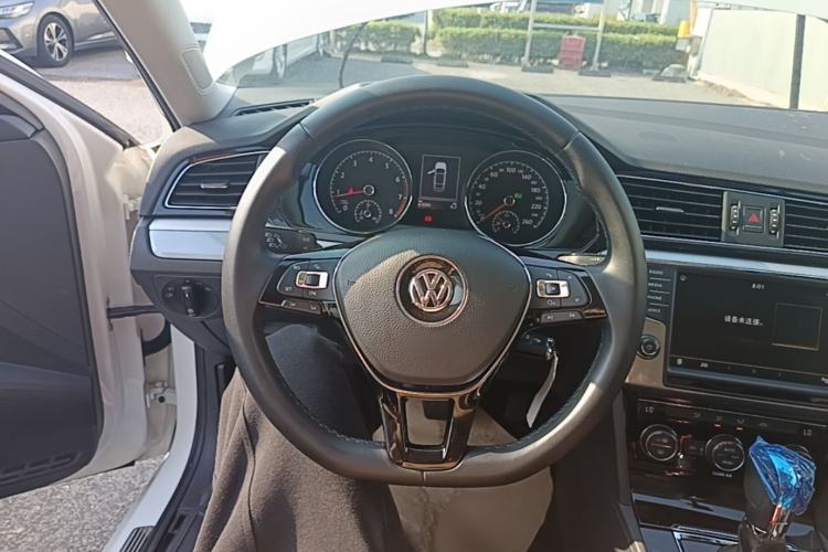 Used Volkswagen Lamando 2018 280TSI DSG Comfort Edition Steering Wheel