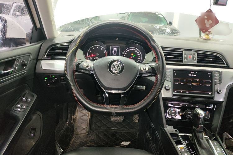 Used Volkswagen Lamando 2018 280TSI DSG Comfort Edition Steering Wheel