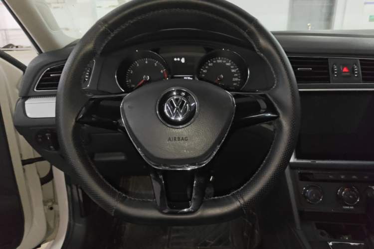 Used Volkswagen Lamando 2018 230TSI DSG Fashion Edition Steering Wheel