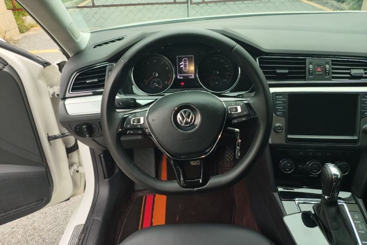 Used Volkswagen Lamando 2018 280TSI DSG Comfort Edition Steering Wheel