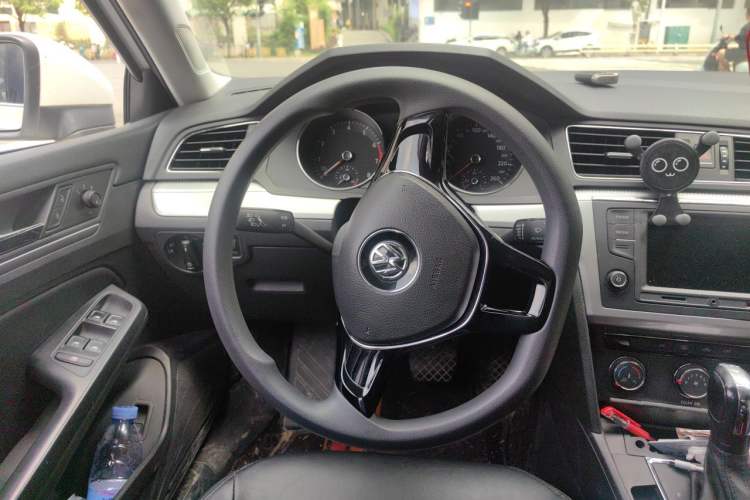 Used Volkswagen Lamando 2018 230TSI DSG Fashion Edition Steering Wheel