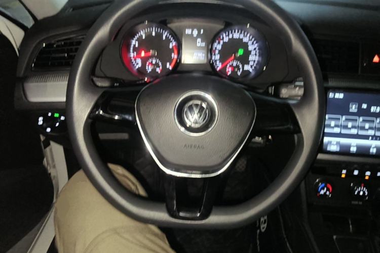 Used Volkswagen Lamando 2018 230TSI DSG Fashion Edition Steering Wheel