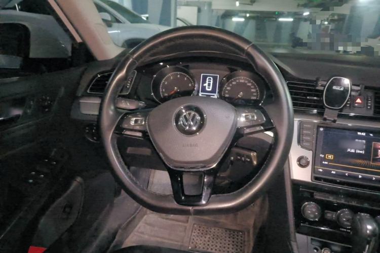 Used Volkswagen Lamando 2018 280TSI DSG Comfort Edition Steering Wheel