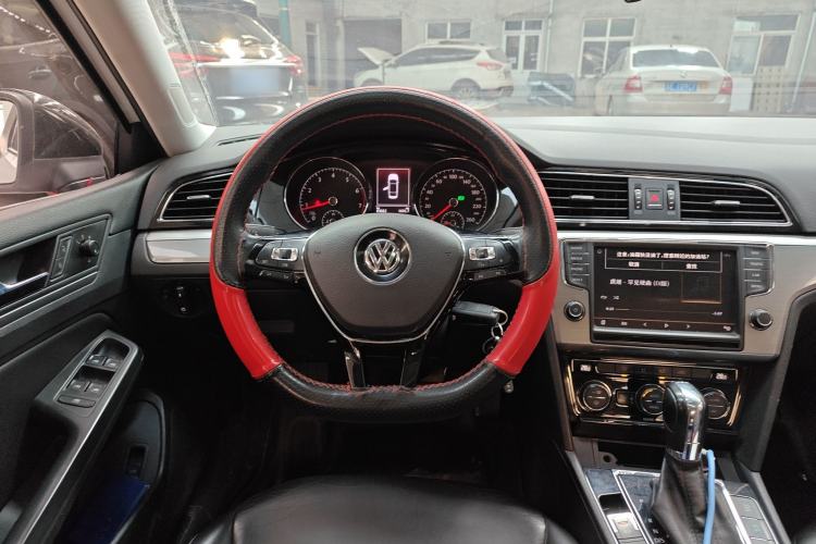 Used Volkswagen Lamando 2018 280TSI DSG Comfort Edition Steering Wheel