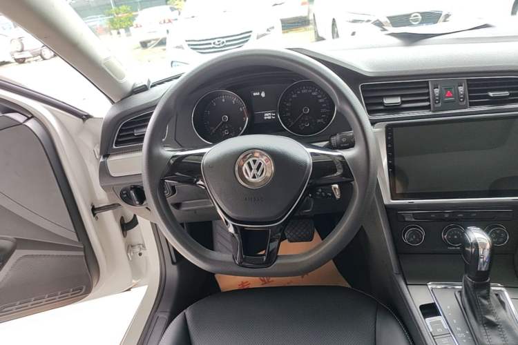 Used Volkswagen Lamando 2018 230TSI DSG Fashion Edition Steering Wheel