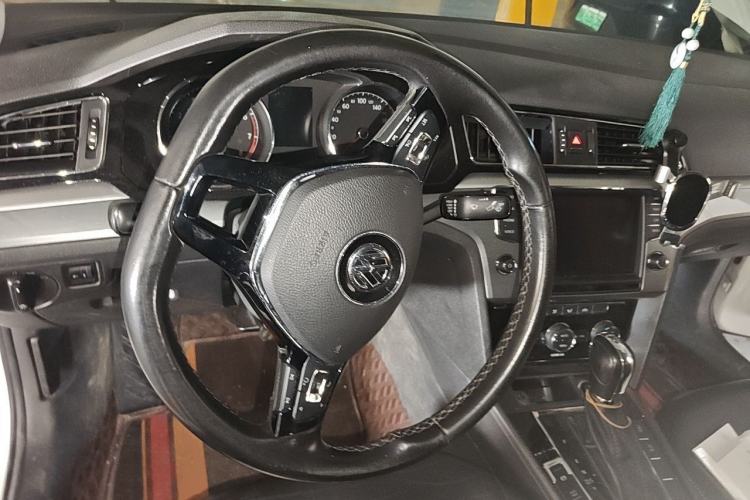 Used Volkswagen Lamando 2018 280TSI DSG Comfort Edition Steering Wheel
