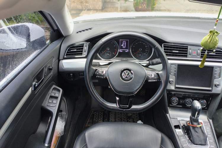 Used Volkswagen Lamando 2018 280TSI DSG Comfort Edition Steering Wheel