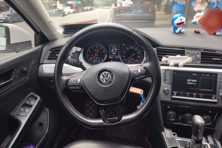 Used Volkswagen Lamando 2018 280TSI DSG Comfort Edition Steering Wheel