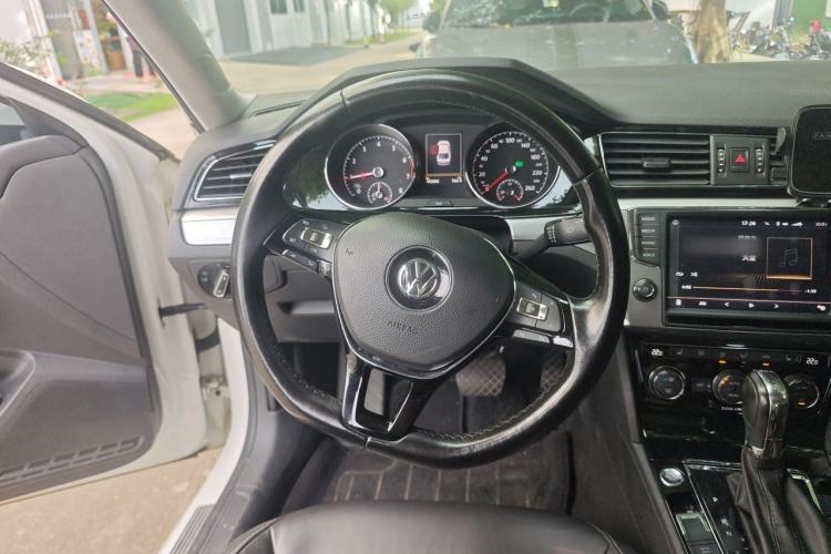 Used Volkswagen Lamando 2018 280TSI DSG Luxury Edition Steering Wheel