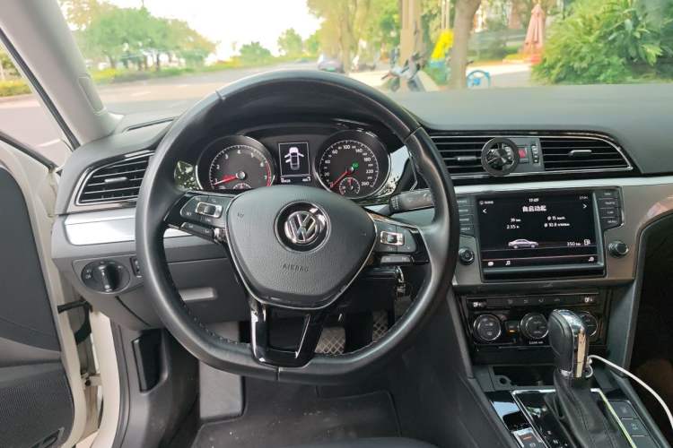 Used Volkswagen Lamando 2018 280TSI DSG Comfort Edition Steering Wheel