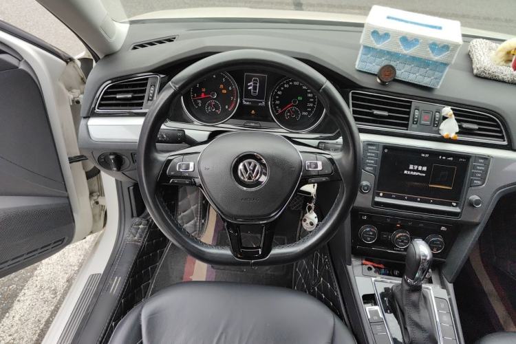 Used Volkswagen Lamando 2018 280TSI DSG Comfort Edition Steering Wheel