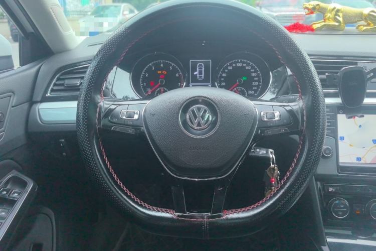 Used Volkswagen Lamando 2018 280TSI DSG Comfort Edition Steering Wheel
