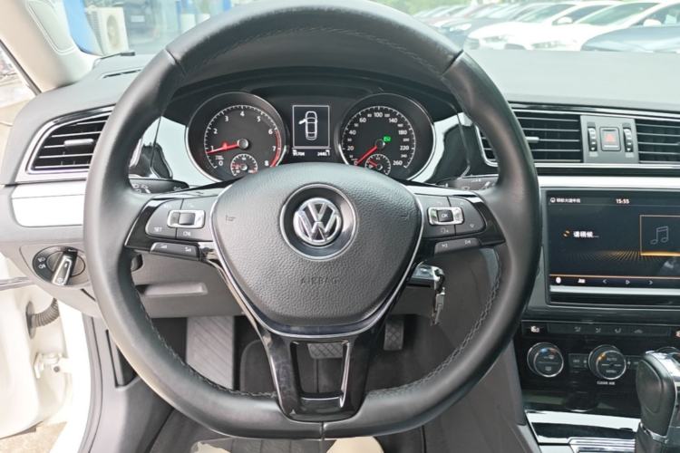 Used Volkswagen Lamando 2018 280TSI DSG Comfort Edition Steering Wheel