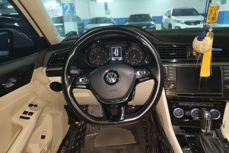 Used Volkswagen Lamando 2018 280TSI DSG Comfort Edition Steering Wheel