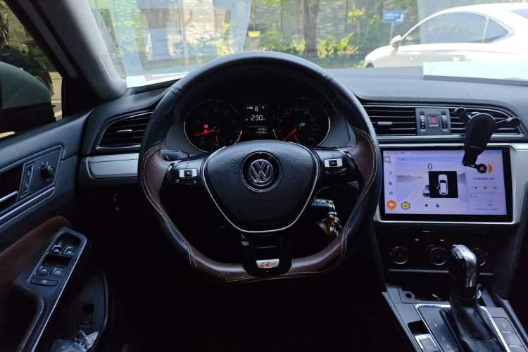 Used Volkswagen Lamando 2018 230TSI DSG Fashion Edition Steering Wheel