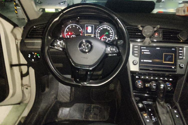 Used Volkswagen Lamando 2018 280TSI DSG Luxury Edition Steering Wheel