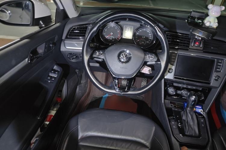 Used Volkswagen Lamando 2018 280TSI DSG Comfort Edition Steering Wheel