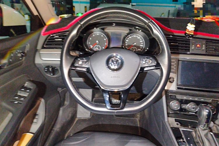 Used Volkswagen Lamando 2018 280TSI DSG Comfort Edition Steering Wheel