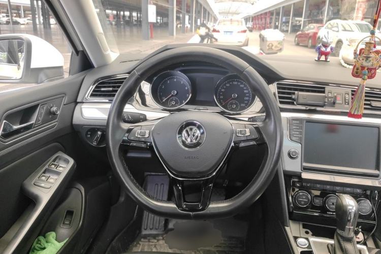 Used Volkswagen Lamando 2018 280TSI DSG Luxury Edition Steering Wheel