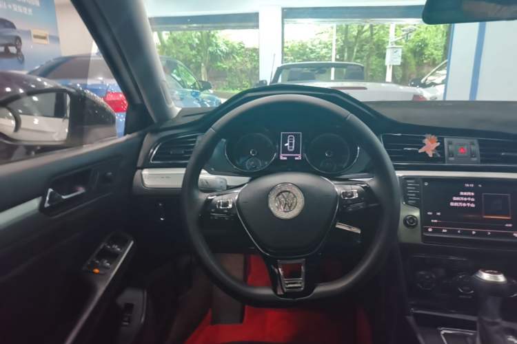 Used Volkswagen Lamando 2018 280TSI DSG Comfort Edition Steering Wheel