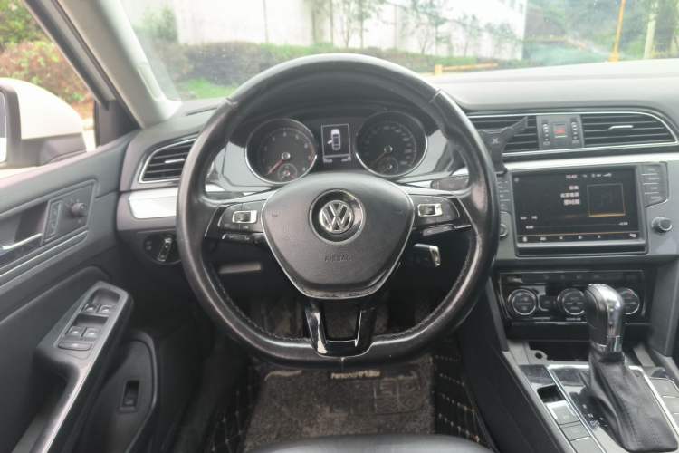 Used Volkswagen Lamando 2018 280TSI DSG Comfort Edition Steering Wheel