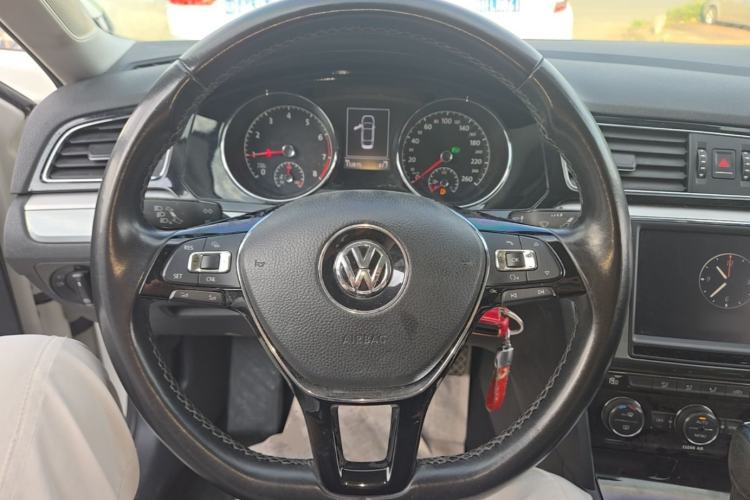 Used Volkswagen Lamando 2018 280TSI DSG Comfort Edition Steering Wheel