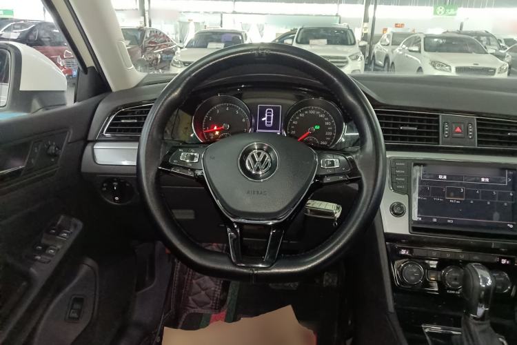 Used Volkswagen Lamando 2018 280TSI DSG Comfort Edition Steering Wheel