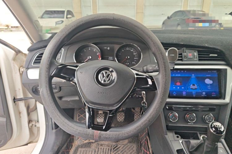Used Volkswagen Lamando 2018 230TSI Manual Trend Edition Steering Wheel