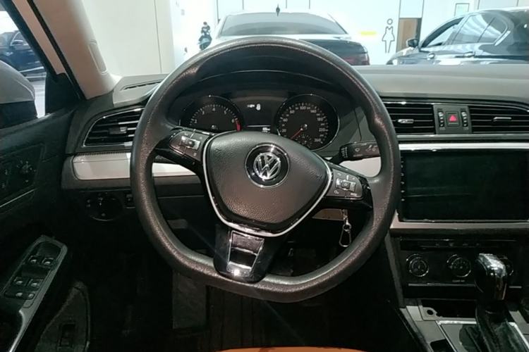 Used Volkswagen Lamando 2018 230TSI DSG Fashion Edition Steering Wheel