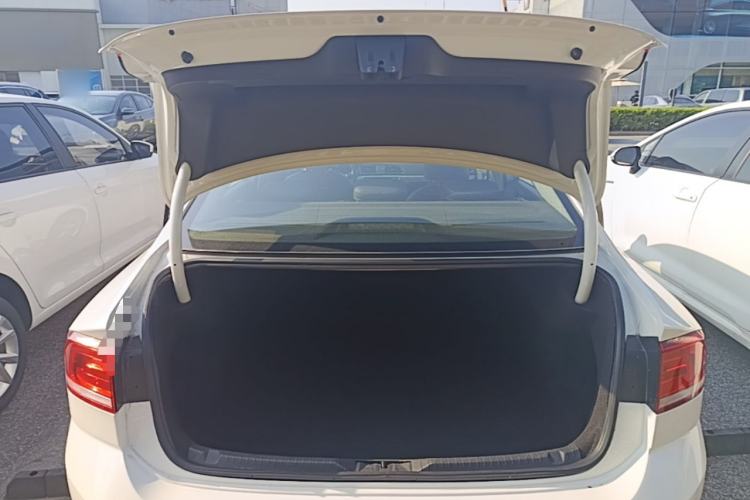 Used Volkswagen Lamando 2018 280TSI DSG Comfort Edition Trunk