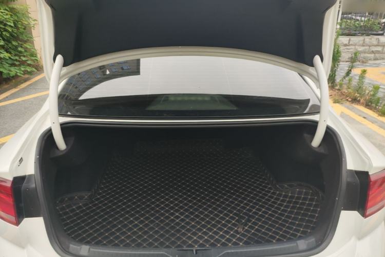 Used Volkswagen Lamando 2018 280TSI DSG Comfort Edition Trunk