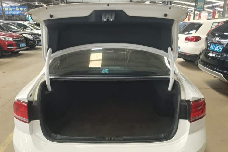 Used Volkswagen Lamando 2018 280TSI DSG Comfort Edition Trunk