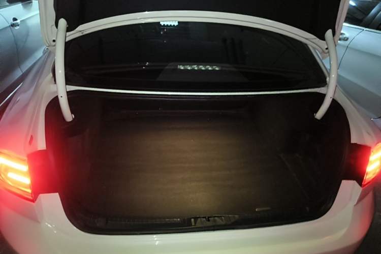 Used Volkswagen Lamando 2018 230TSI DSG Fashion Edition Trunk