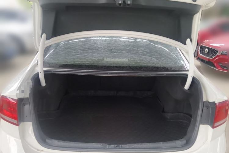 Used Volkswagen Lamando 2018 230TSI DSG Fashion Edition Trunk