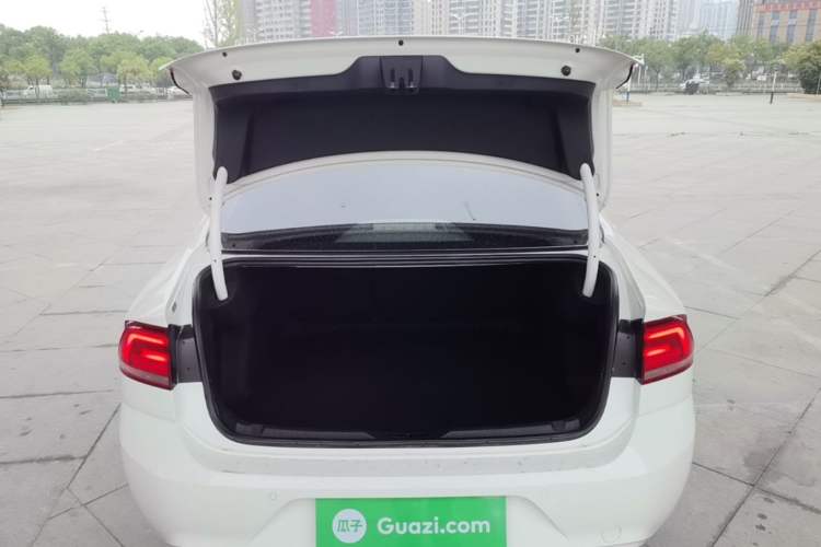 Used Volkswagen Lamando 2018 230TSI DSG Fashion Edition Trunk
