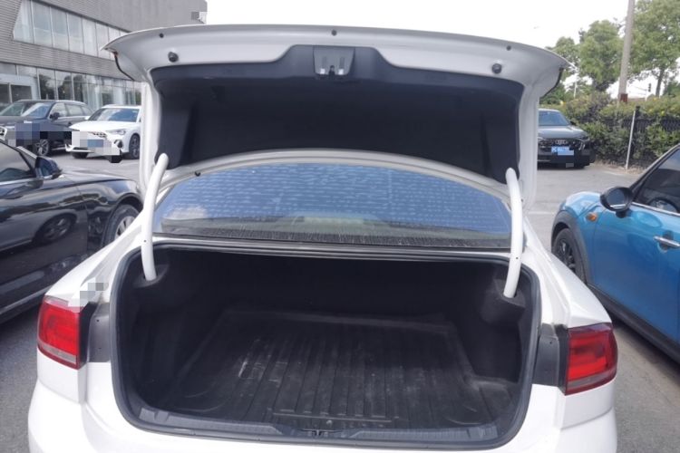 Used Volkswagen Lamando 2018 230TSI DSG Fashion Edition Trunk