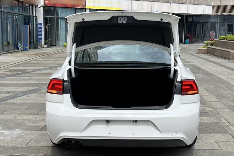 Used Volkswagen Lamando 2018 230TSI DSG Fashion Edition Trunk