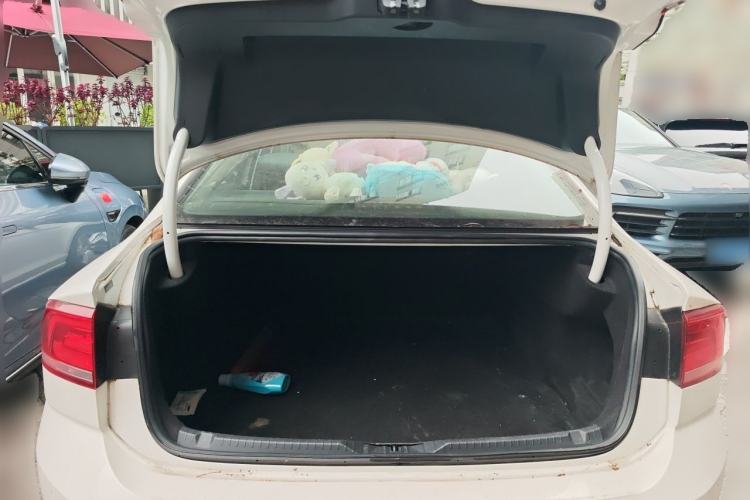 Used Volkswagen Lamando 2018 280TSI DSG Comfort Edition Trunk