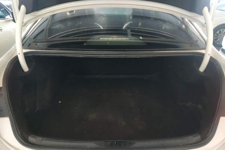 Used Volkswagen Lamando 2018 230TSI DSG Fashion Edition Trunk