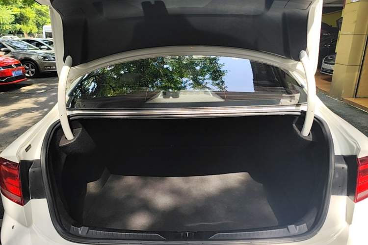 Used Volkswagen Lamando 2018 230TSI DSG Fashion Edition Trunk