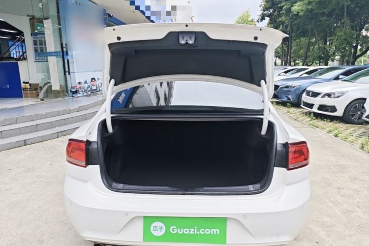 Used Volkswagen Lamando 2018 280TSI DSG Comfort Edition Trunk