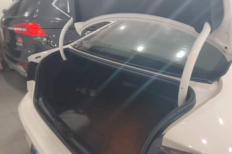 Used Volkswagen Lamando 2018 280TSI DSG Comfort Edition Trunk