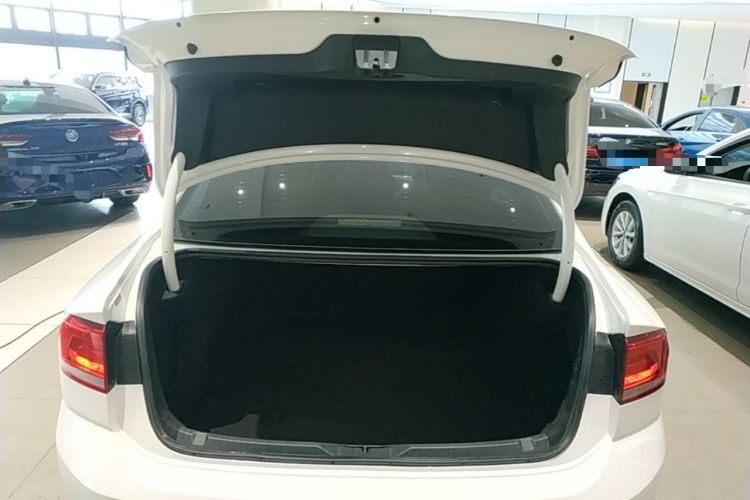 Used Volkswagen Lamando 2018 230TSI DSG Fashion Edition Trunk