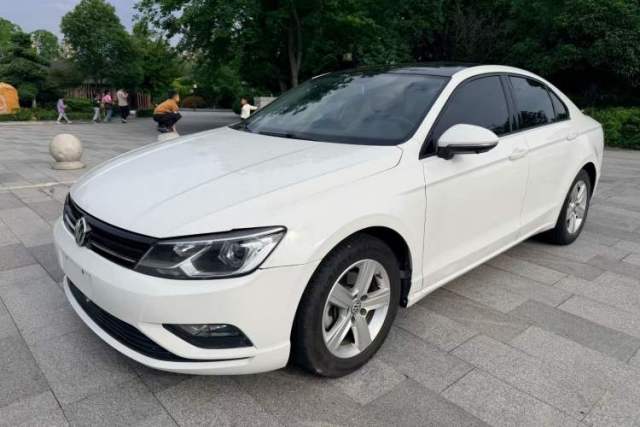 Ojetý Volkswagen Lamando 2018 230TSI DSG Fashion Edition